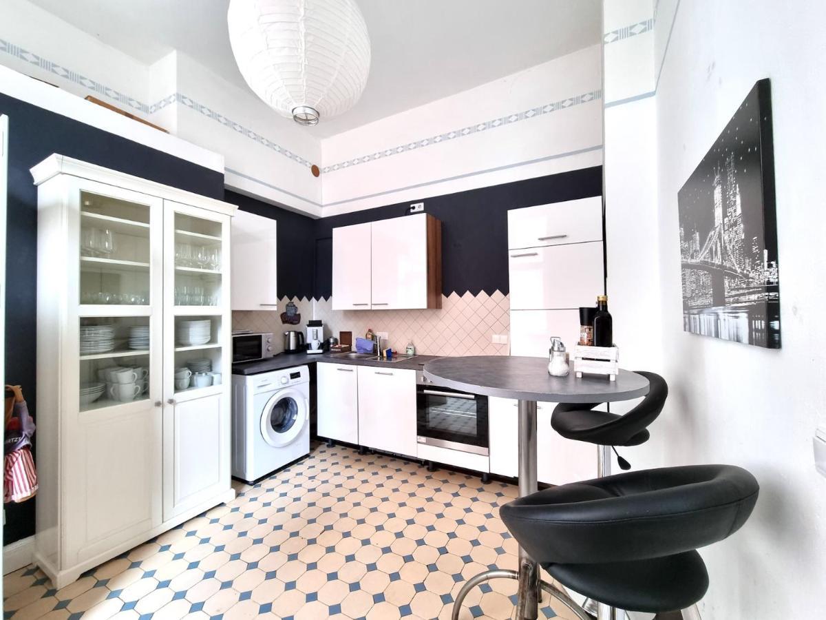 Charysma - Jugendstil Trifft Moderne, Schlafzimmer Mit Smart-Tv, Tischfussball, Darts, Parkplatz Χάμελν Εξωτερικό φωτογραφία
